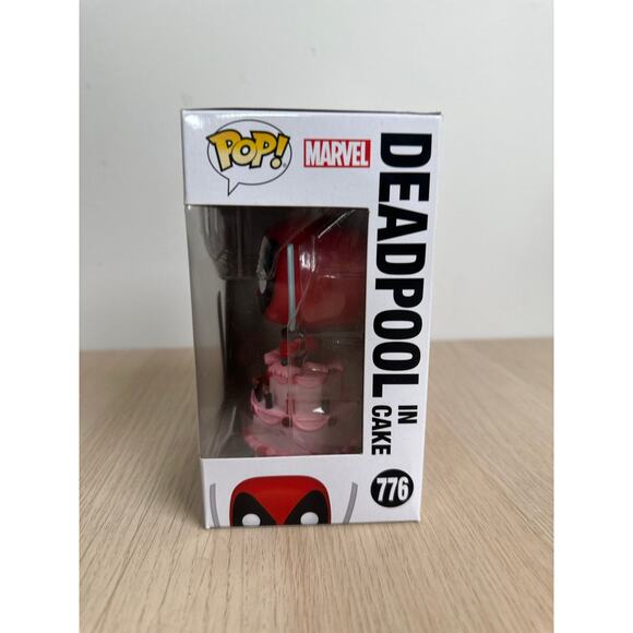 Funko Pop 776 Deadpool in Cake - NEW IN BOX - Picture 3 of 4